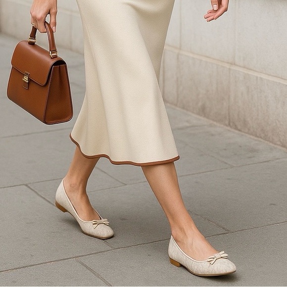 MICHAEL Michael Kors Honey Ballet Flats Vanilla MK Signature Logo Size 7.5M NWB - Picture 2 of 13